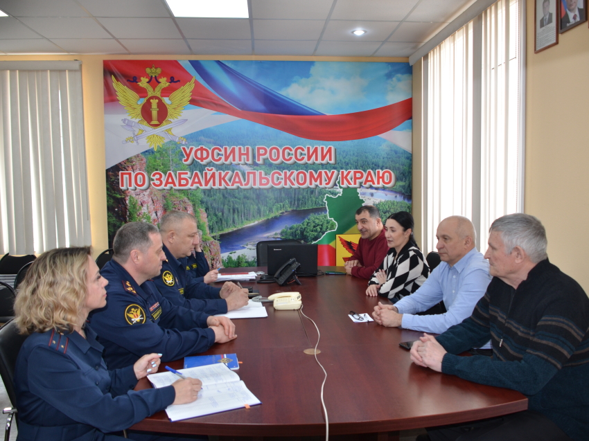 Сотрудник аппарата Уполномоченного по правам человека принял участие в «Прямой линии»