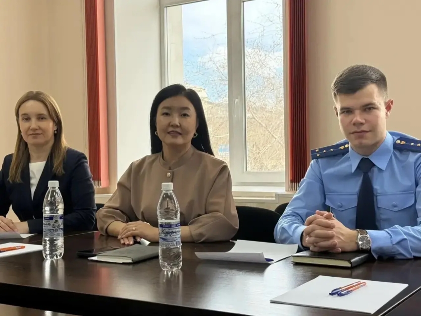 Совместный прием предпринимателей провели министр экономического развития Забайкальского края, региональный бизнес-омбудсмен и начальник отдела краевой прокуратуры