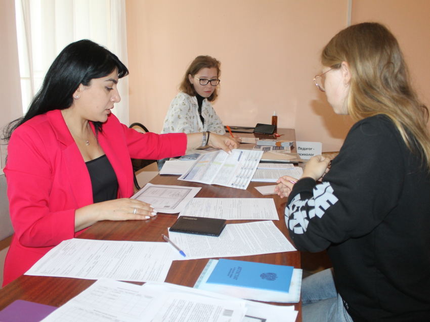 В Управлении образованием Сретенского района 7 июля с 9-00 до 17-00 в рамках приёмной компании 2022 года работают сотрудники Забайкальского Государственного университета.