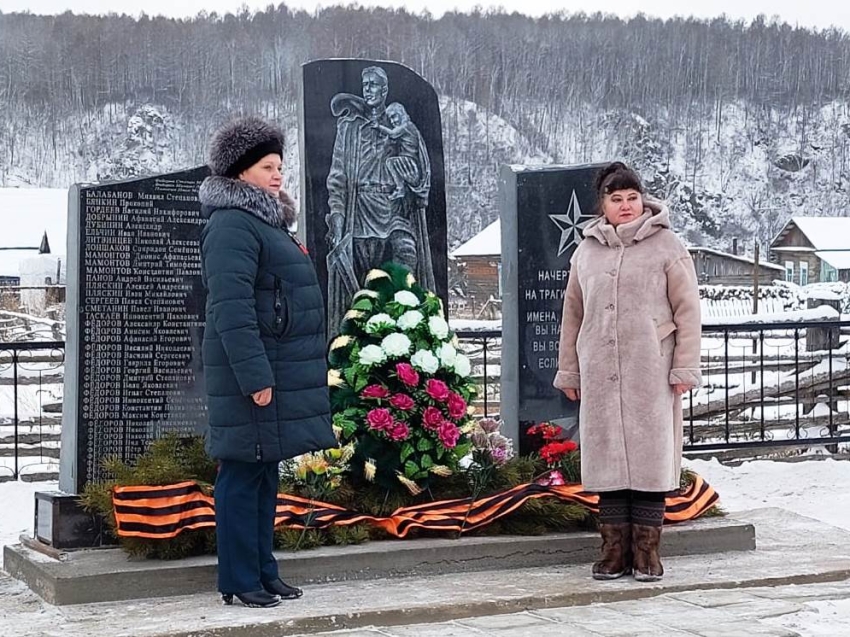 В селе Ломы Сретенского района Забайкалья открыли  памятник  землякам, павшим во время  Великой Отечественной войны