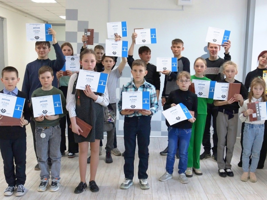«Белая ладья»: в Сретенском районе прошёл турнир по шахматам