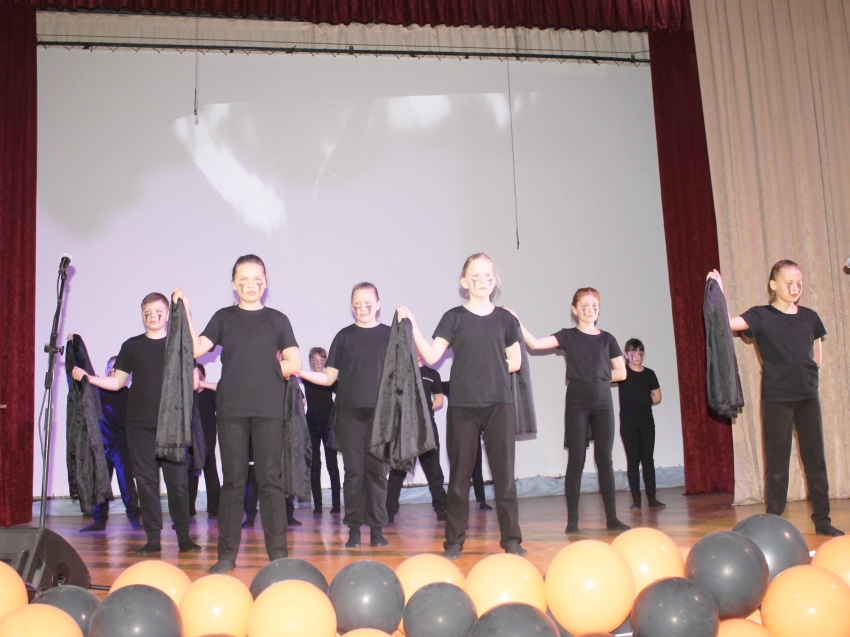 В День Победы в Сретенске прошло театрализованное представление «Победа в сердце каждого живет»