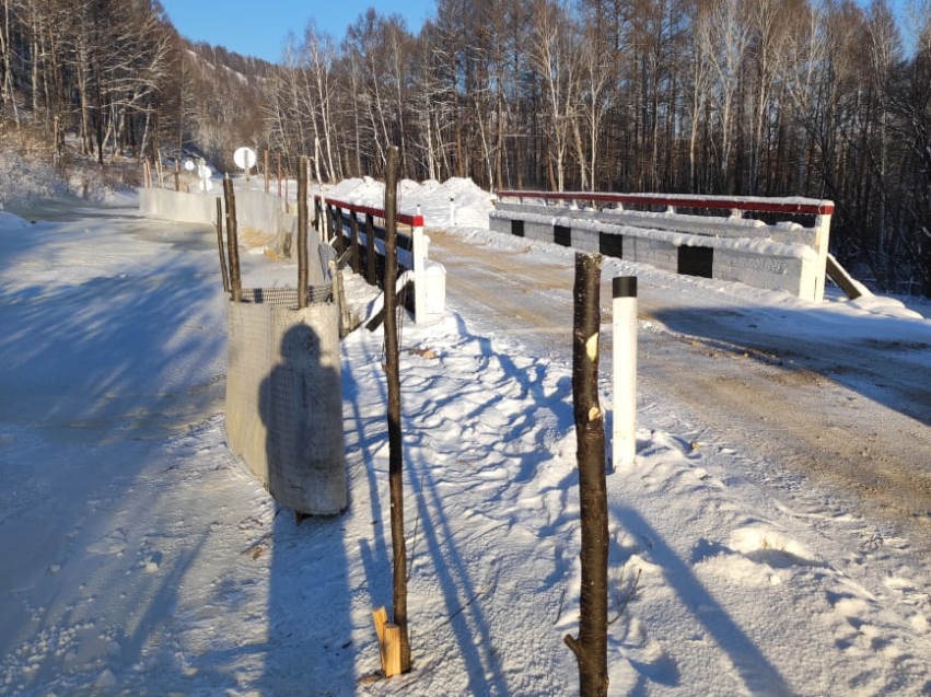 На 52 километре автодороги «Сретенск - Усть-Карск» работники Сретенского ДЭУч установили ограждение.