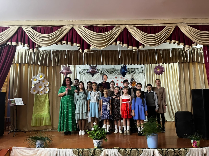 28 ноября в ДК с. Молодовск прошёл праздничный концерт  ко Дню матери «Тепло сердец для милых мам»