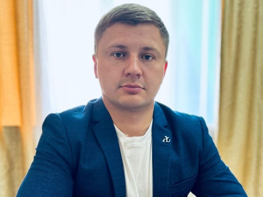 Главный врач Улётовской районной больницы Сергей Капустин покинул свой пост. Он назначен Минздравом региона исполнять обязанности главврача Забайкальской краевой клинической больницы в Чите.