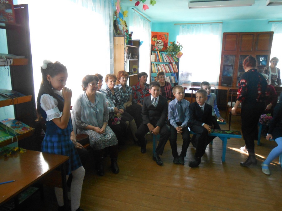 В день пожилых людей в Акшинской центральной детской библиотеке прошел праздник "Ладушки, ладушки - дедушки и бабушки"