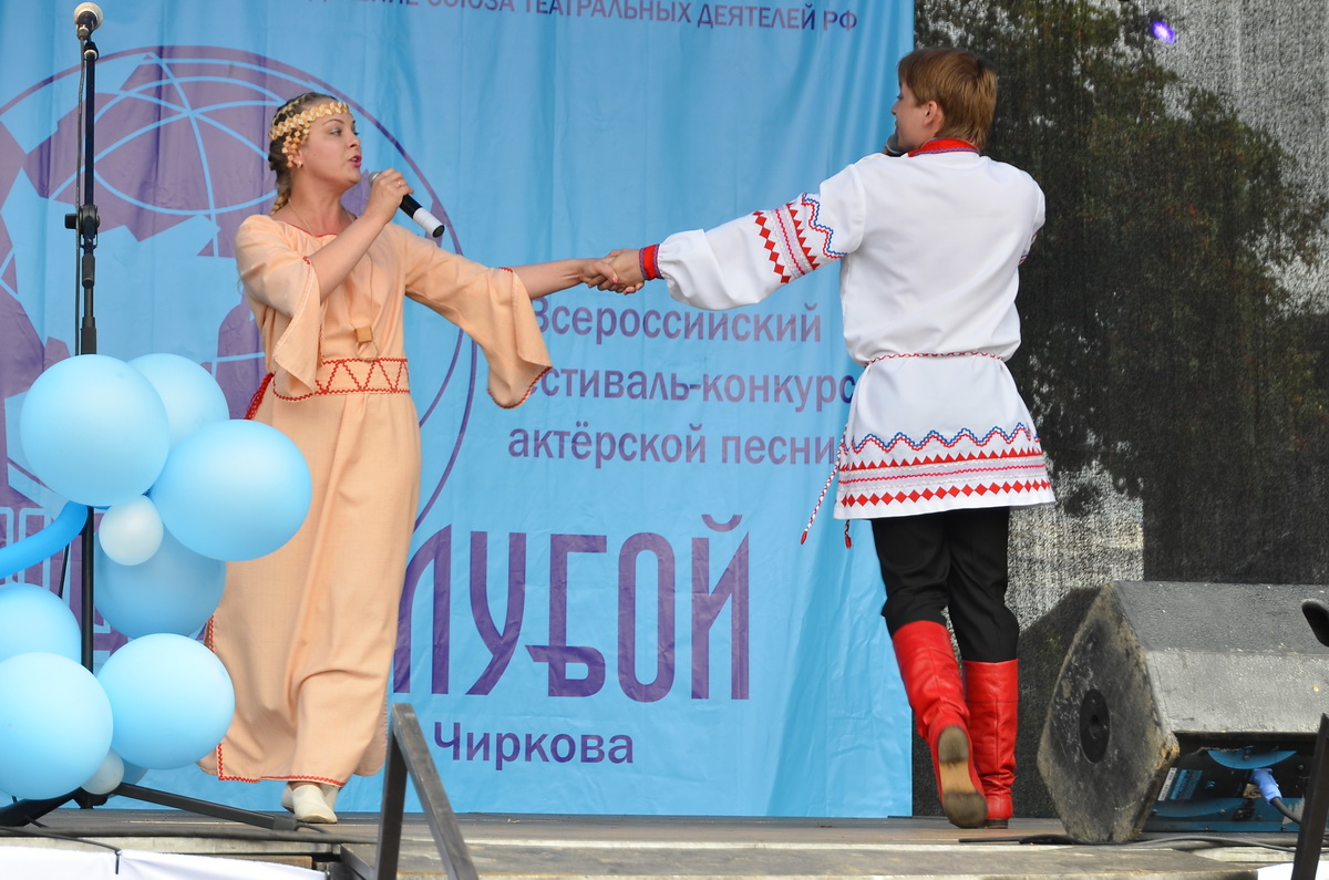 Забайкальских артистов театра приглашают принять участие в межрегиональном конкурсе актерской песни «Шар голубой»