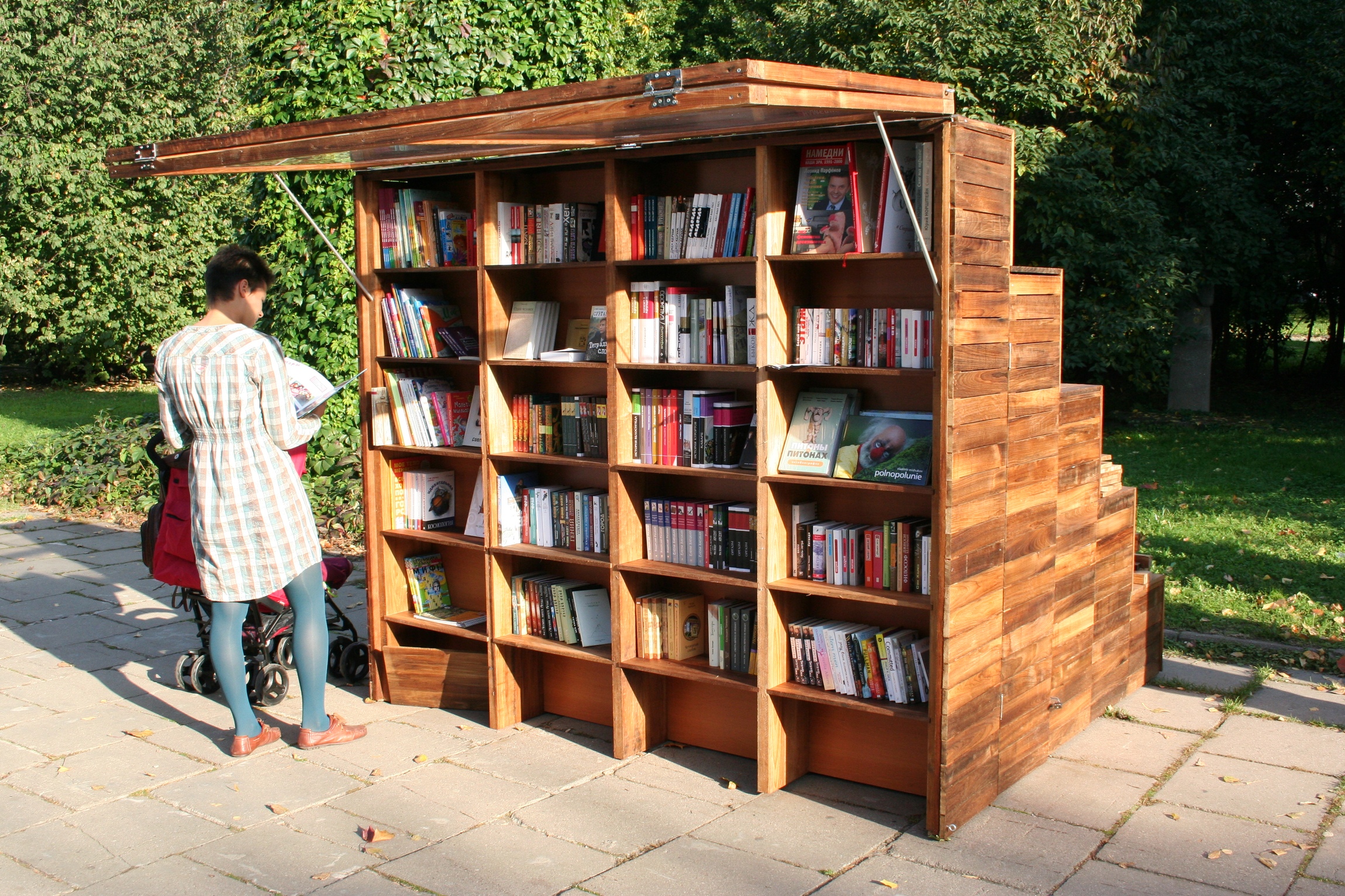 Книжный шкаф откроется в парке Дома офицеров в рамках проекта «Читающий край»