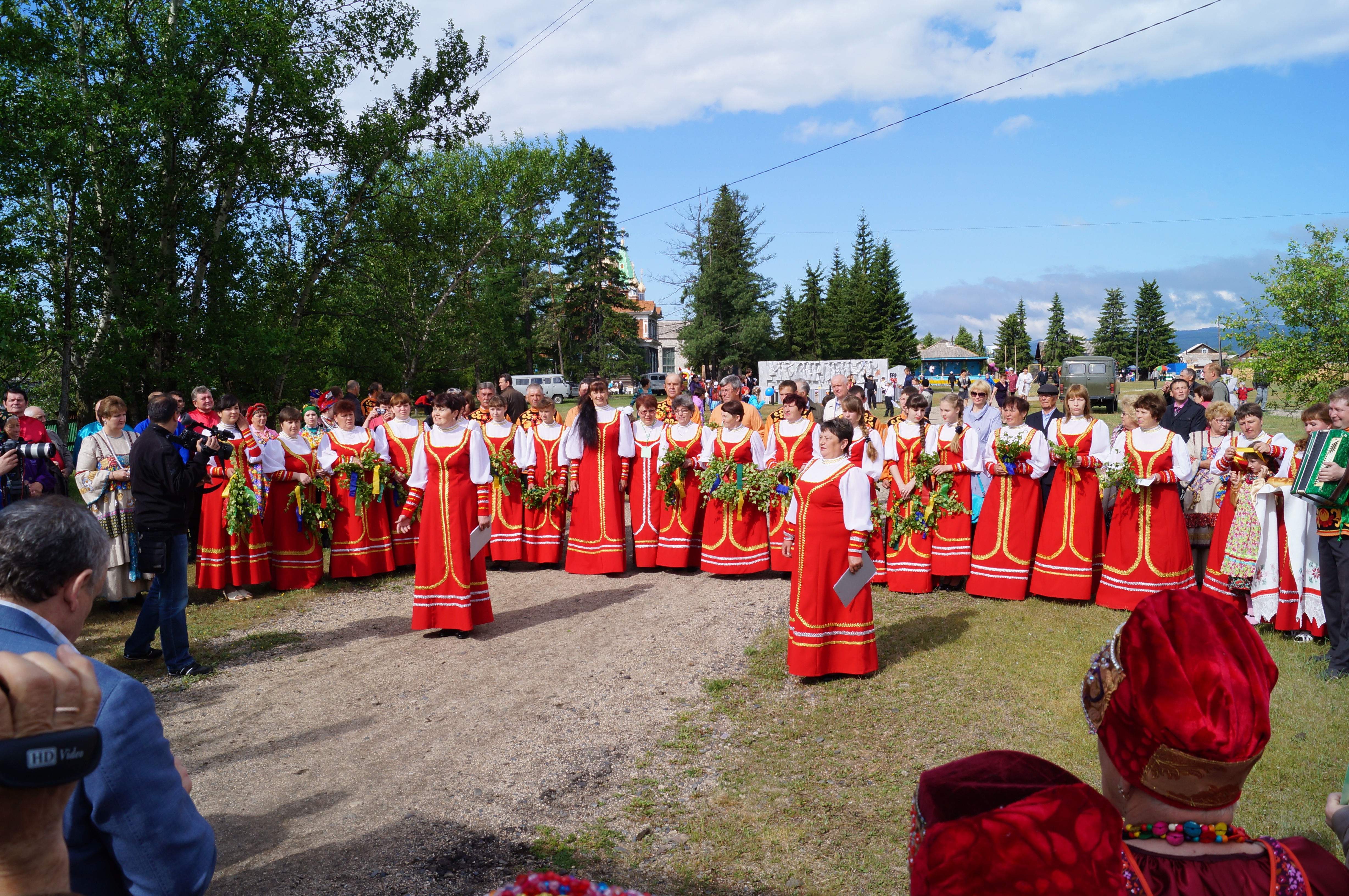 Погода гисметео красный чикой забайкальского края. Семейская круговая Забайкальский край. Красный Чикой семейские. Старообрядцы Бурятии. Фестиваль черемухи на Чикое.