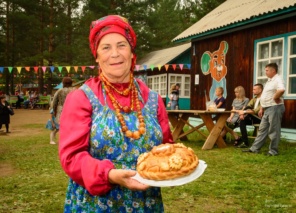 Семейская круговая. Семейские. Кухня семейских. Еда семейских в Забайкалье. Семейские староверы Забайкалья еда.