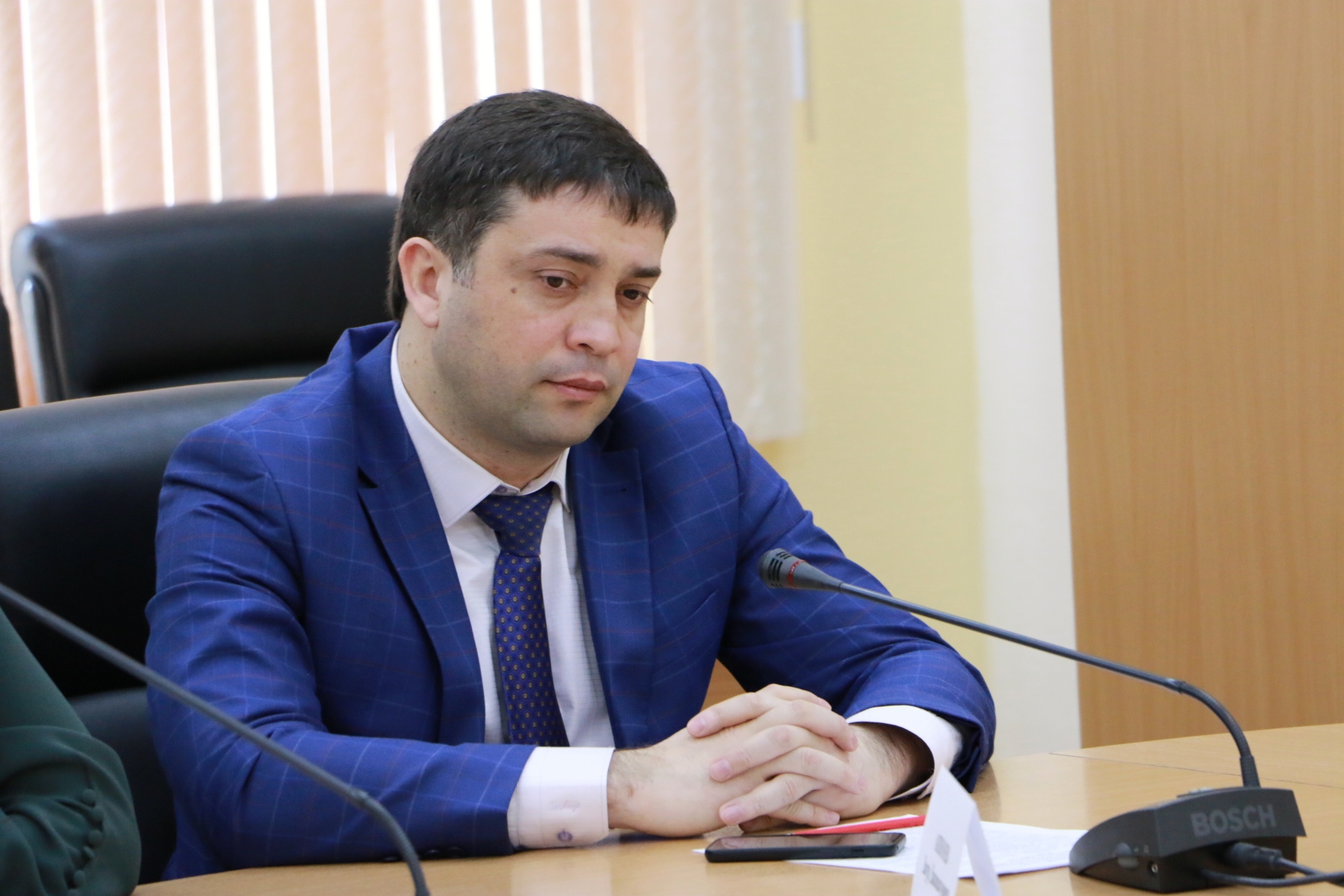 Первый заместитель министра природных ресурсов Забайкальского края Заур Аппоев совместно с представителями ООО "Большая тройка" провел совещание по вопросам определения схемы обращения с отходами на территории Забайкальского края
