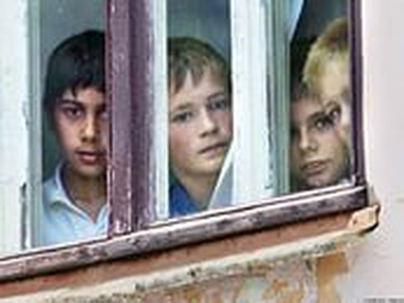 Более 1500 фотографий детей-сирот размещены на официальном сайте Министерства труда и социальной защиты