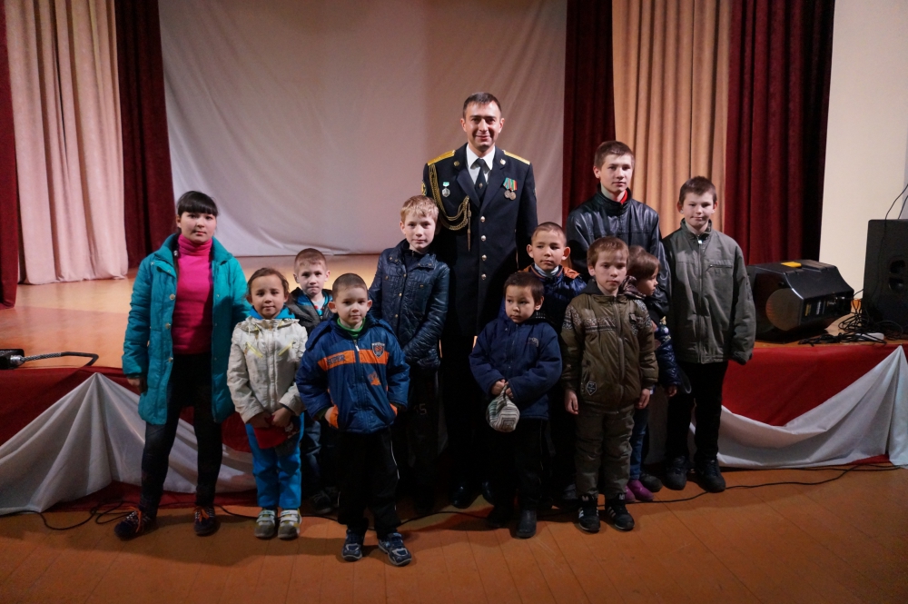 Воспитанники Центра "Березка" встретились с пограничниками