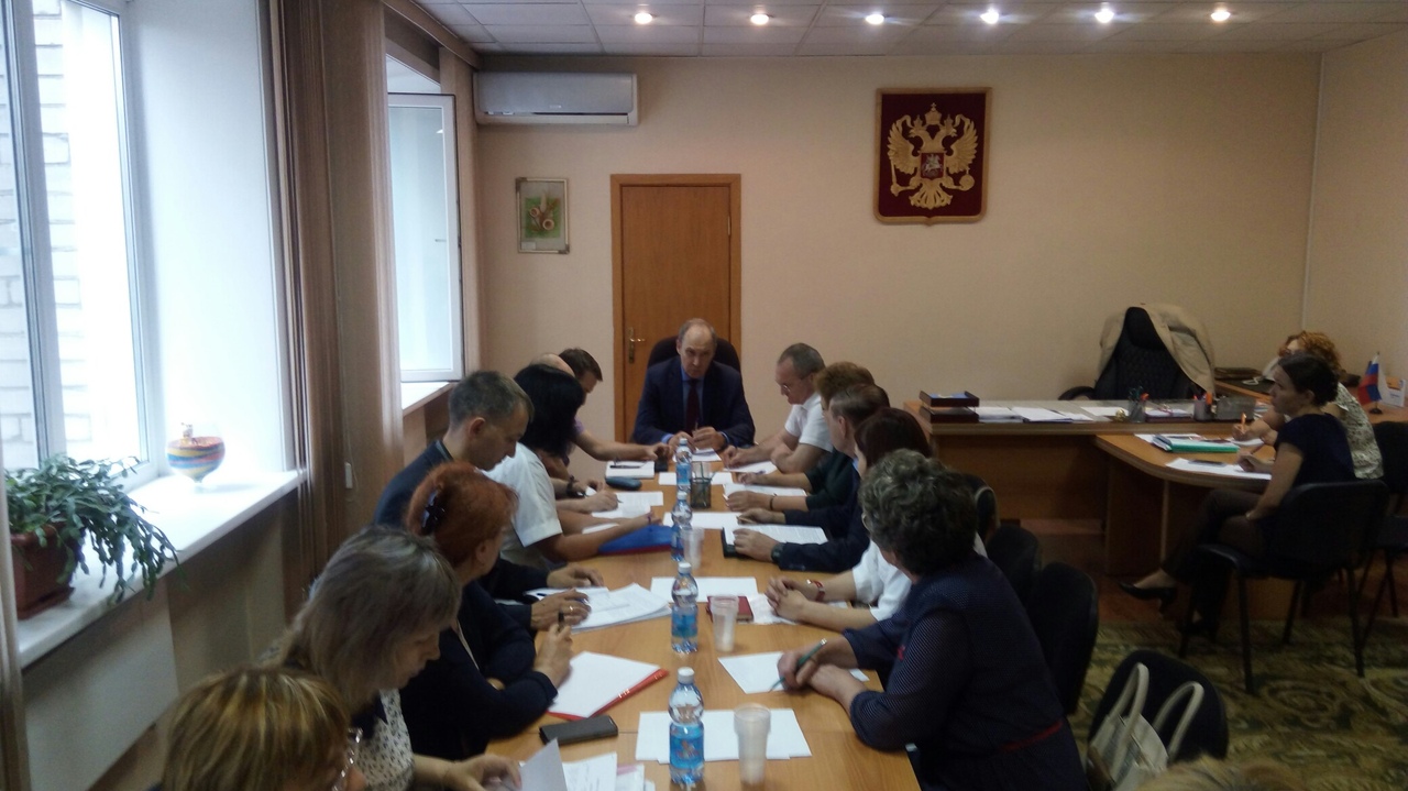 Начальник отдела социальной защиты граждан, пострадавших в результате ЧС, Министерства труда и социальной защиты населения РФ, провел ряд совещаний в региональном Минсоцзащиты