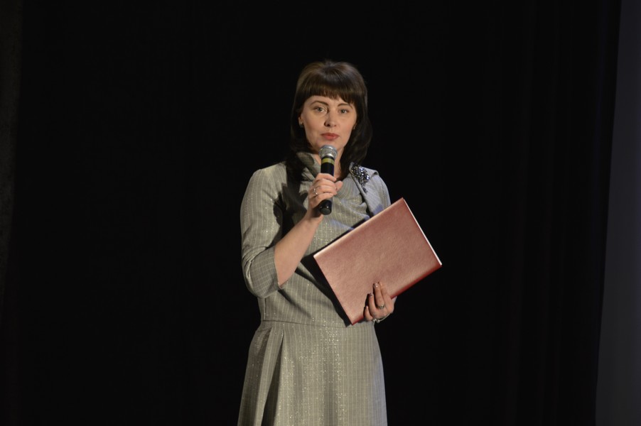 Инна Щеглова: «Очень важно наладить взаимодействие образовательных учреждений, готовящих кадры, и рынка труда»