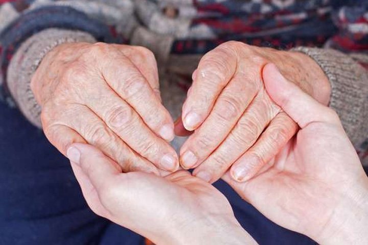 В Забайкалье создано более 400 приемных семей для пожилых граждан и инвалидов