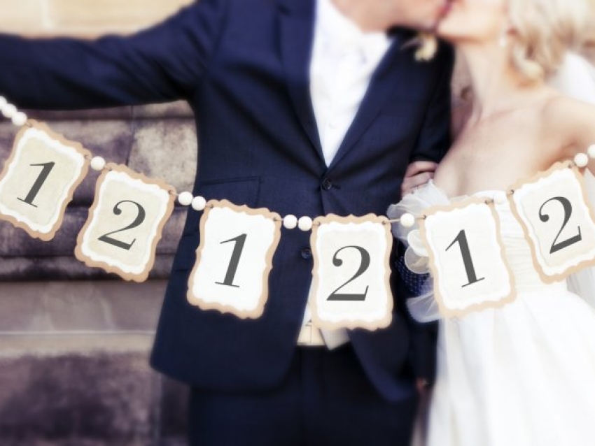 Влияет ли «красивая дата» на крепость брака ⠀ 