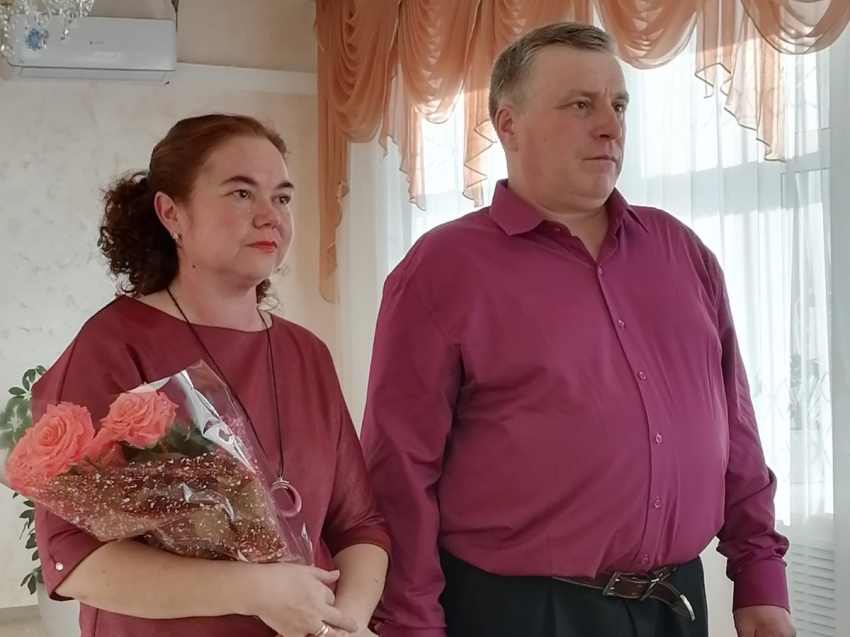 Семья чита. Молодая семья забайкальский край. Сохондо школа. Семья чита. Тройня в чите.